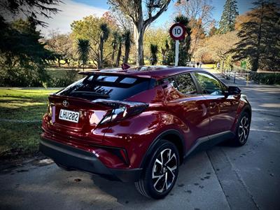 2018 Toyota C-HR - Thumbnail