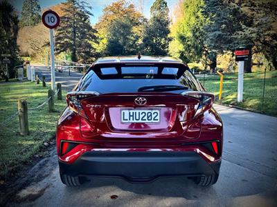 2018 Toyota C-HR - Thumbnail