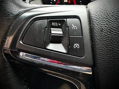 2015 Holden Commodore - Thumbnail