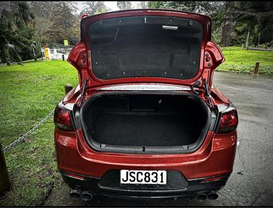 2015 Holden Commodore - Thumbnail