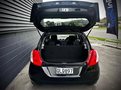 2016 Suzuki Swift - Thumbnail