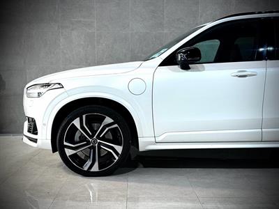 2020 Volvo XC90 - Thumbnail