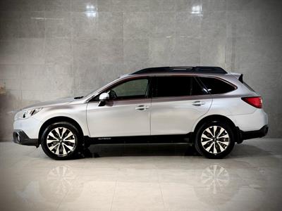 2016 Subaru Outback - Thumbnail