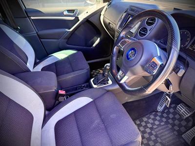 2012 Volkswagen Tiguan - Thumbnail