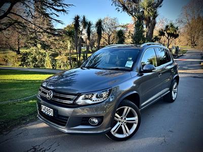 2012 Volkswagen Tiguan - Thumbnail