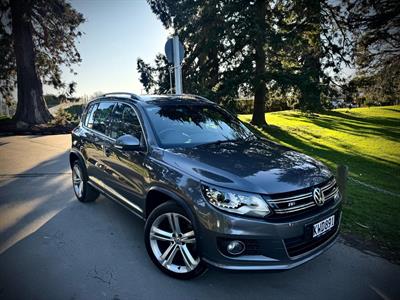 2012 Volkswagen Tiguan - Thumbnail