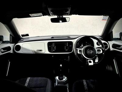 2017 Volkswagen Beetle - Thumbnail