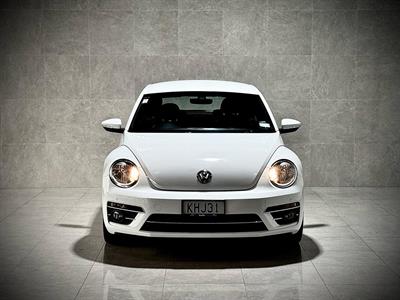 2017 Volkswagen Beetle - Thumbnail