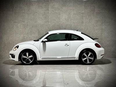 2017 Volkswagen Beetle - Thumbnail