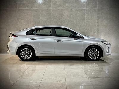 2023 Hyundai Ioniq - Thumbnail