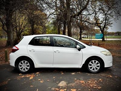 2010 Toyota Corolla - Thumbnail
