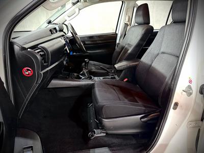 2017 Toyota Hilux - Thumbnail