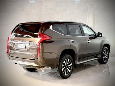 2016 Mitsubishi Pajero Sport - Thumbnail