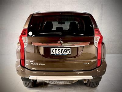 2016 Mitsubishi Pajero Sport - Thumbnail