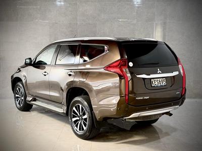 2016 Mitsubishi Pajero Sport - Thumbnail