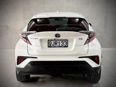 2017 Toyota C-HR - Thumbnail