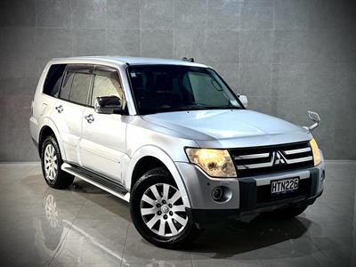 2008 Mitsubishi Pajero - Thumbnail