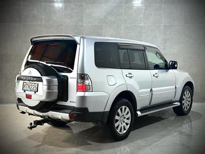2008 Mitsubishi Pajero - Thumbnail