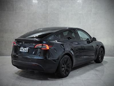 2022 Tesla Model Y - Thumbnail