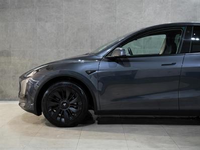 2022 Tesla Model Y - Thumbnail