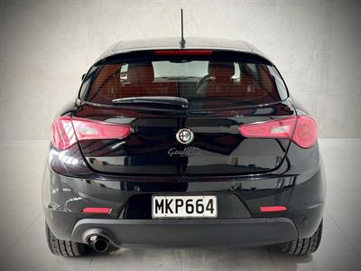 2015 Alfa Romeo Giulietta - Thumbnail
