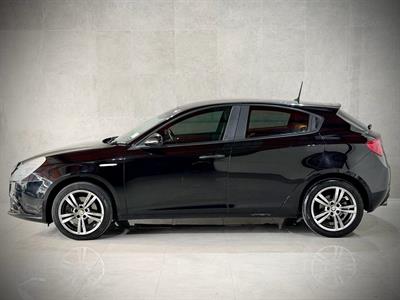 2015 Alfa Romeo Giulietta - Thumbnail