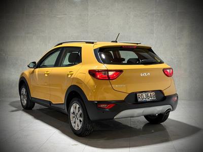 2025 Kia Stonic - Thumbnail