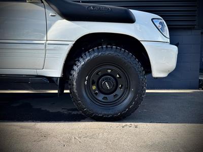 1999 Toyota Landcruiser - Thumbnail