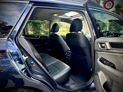 2019 Subaru Outback - Thumbnail