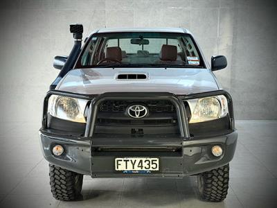 2011 Toyota Hilux - Thumbnail