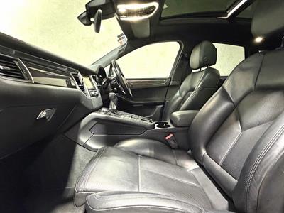 2014 Porsche Macan - Thumbnail