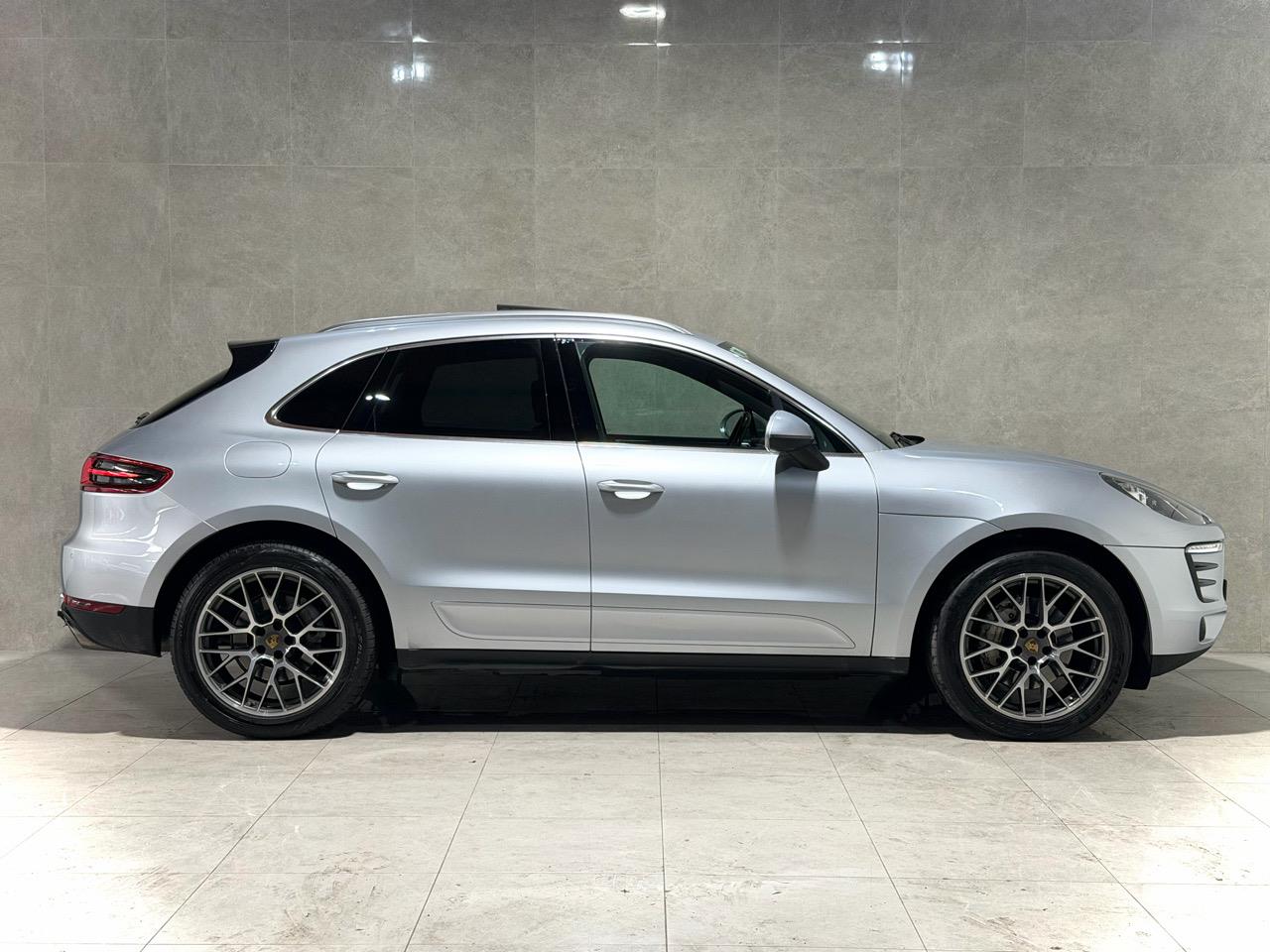 2014 Porsche Macan