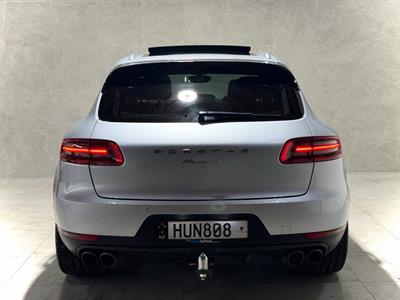 2014 Porsche Macan - Thumbnail