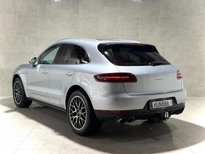 2014 Porsche Macan - Thumbnail