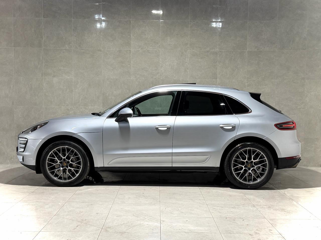 2014 Porsche Macan