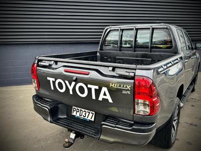 2022 Toyota Hilux - Thumbnail