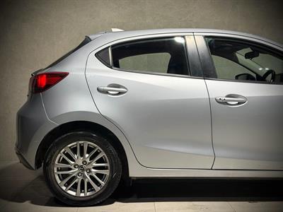 2020 Mazda Mazda2 - Thumbnail