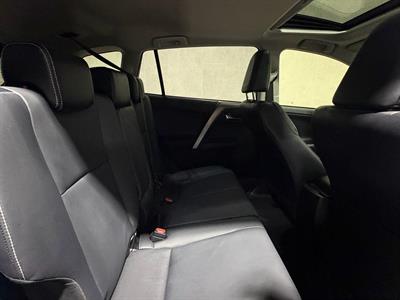 2018 Toyota Rav4 - Thumbnail