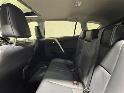 2018 Toyota Rav4 - Thumbnail