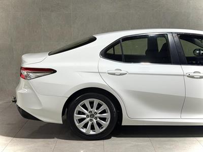 2019 Toyota Camry - Thumbnail