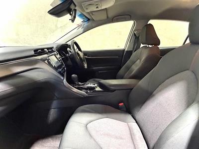2019 Toyota Camry - Thumbnail