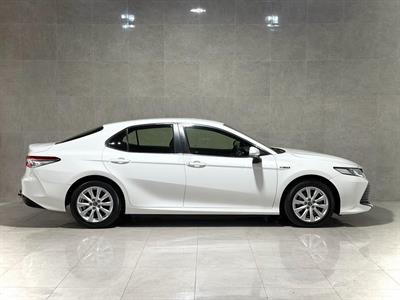 2019 Toyota Camry - Thumbnail