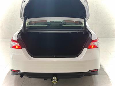 2019 Toyota Camry - Thumbnail