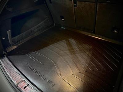 2016 Porsche Cayenne - Thumbnail