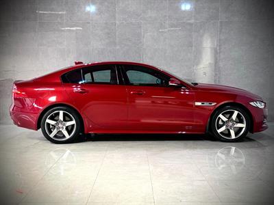 2018 Jaguar Xe - Thumbnail