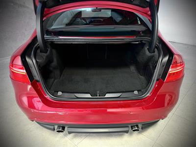 2018 Jaguar Xe - Thumbnail