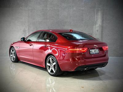 2018 Jaguar Xe - Thumbnail