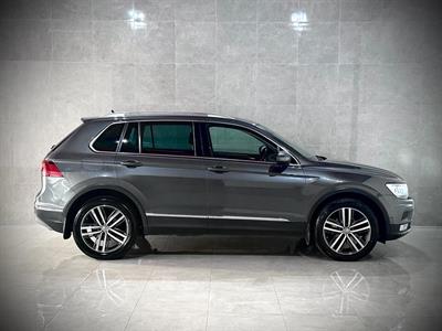 2017 Volkswagen Tiguan - Thumbnail