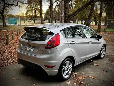 2012 Ford Fiesta - Thumbnail