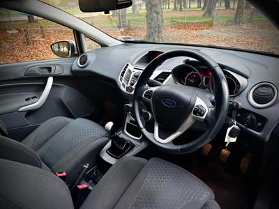 2012 Ford Fiesta - Thumbnail